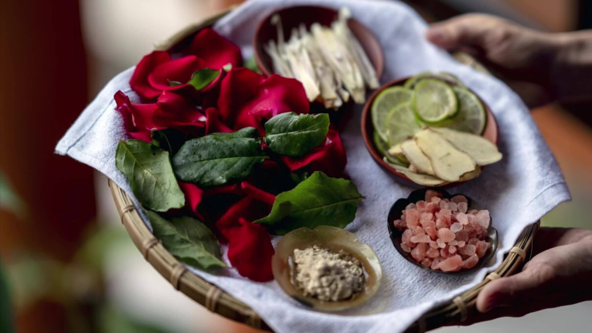 Nourishing Shampoo & Facial Refreshing